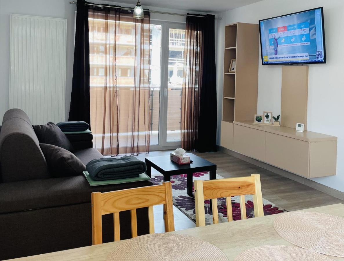 Mountain Crib In Urban Plaza W. Parking & Netflix Apartment Brasov Exterior photo